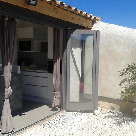 Guesthouse De Cambis B&B Remoulins Esterno foto