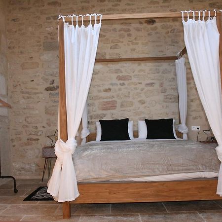 Guesthouse De Cambis B&B Remoulins Esterno foto