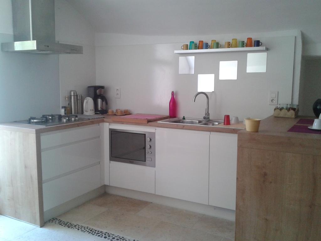 Guesthouse De Cambis B&B Remoulins Esterno foto