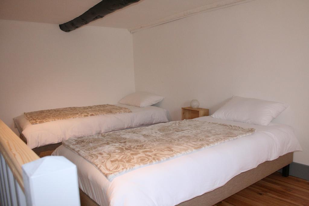 Guesthouse De Cambis B&B Remoulins Esterno foto