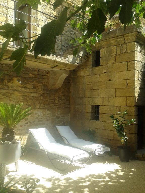 Guesthouse De Cambis B&B Remoulins Esterno foto