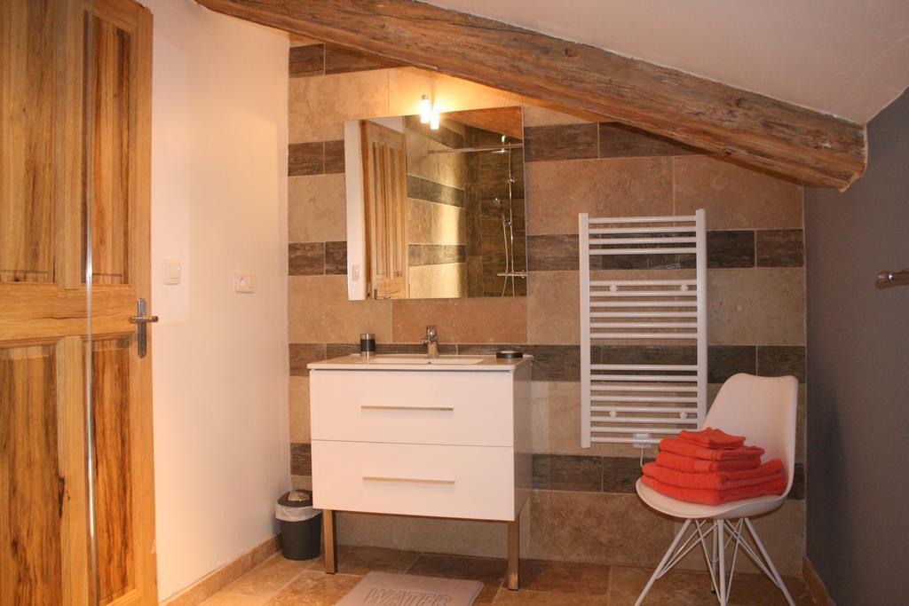 Guesthouse De Cambis B&B Remoulins Esterno foto